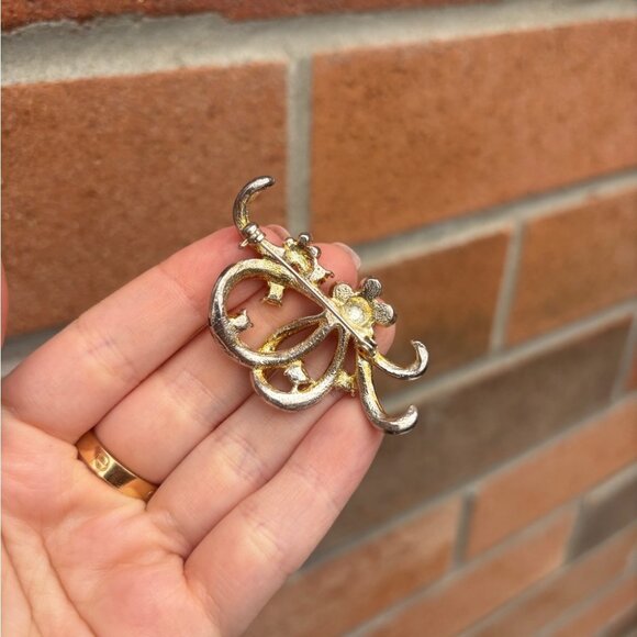 Vintage Gold-tone brooch with black enamel swirl design & floral rhinestones - Picture 4 of 5